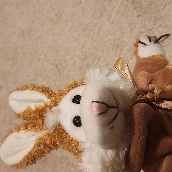 11" vintage 1999 Chrisha playful plush bunny rabbit. - Picture 2 of 3